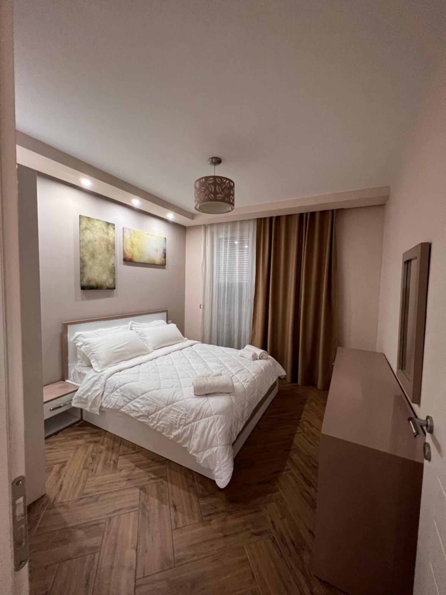 Hotell Shengjini -twin Towers- 4*