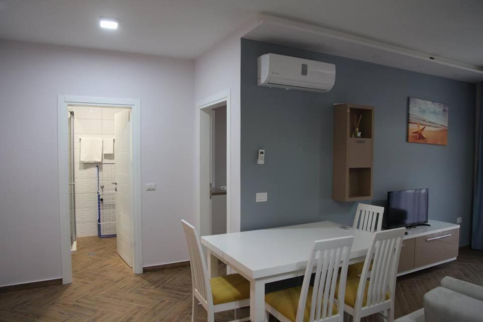 Hotel Shengjini -twin Towers-